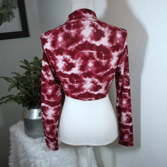 FEATHERS RED TURTLENECK TIE DYE CROP TOP SZ.M EUC - Picture 2 of 4